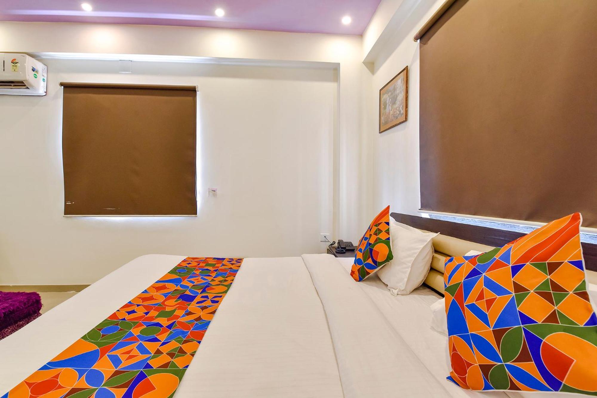 Fabhotel Crystal Inn II - Paldi Char Rasta Ahmedabad Eksteriør bilde