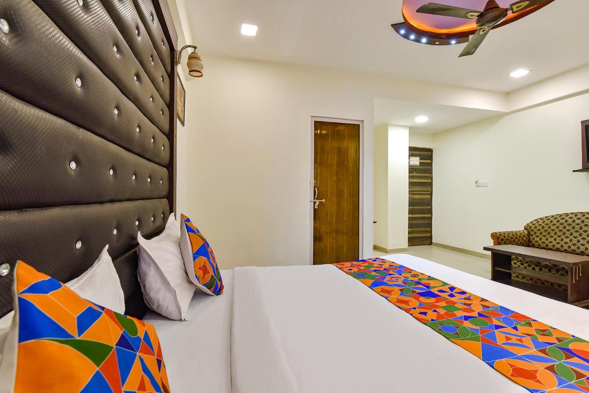 Fabhotel Crystal Inn II - Paldi Char Rasta Ahmedabad Eksteriør bilde