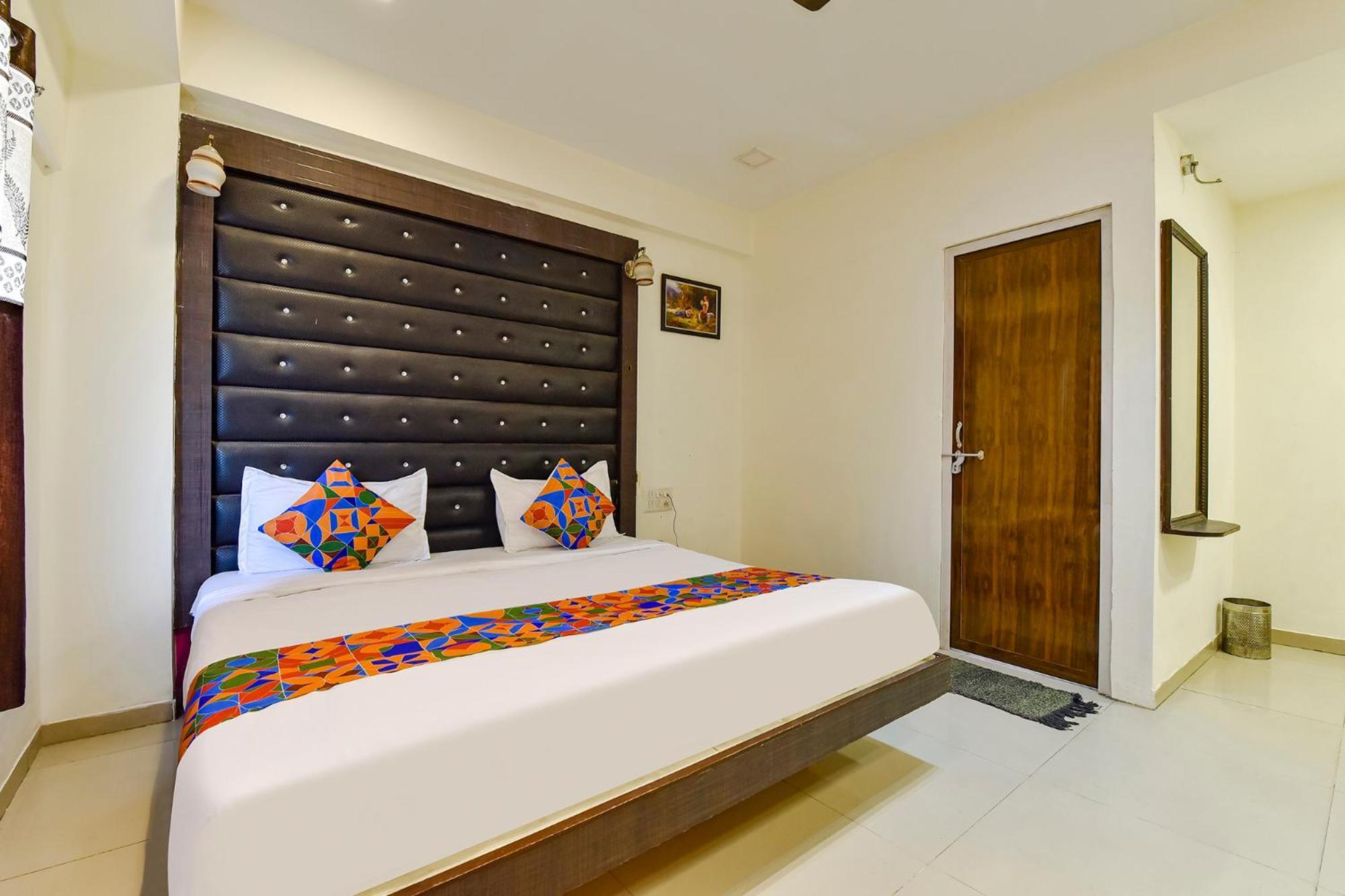 Fabhotel Crystal Inn II - Paldi Char Rasta Ahmedabad Eksteriør bilde