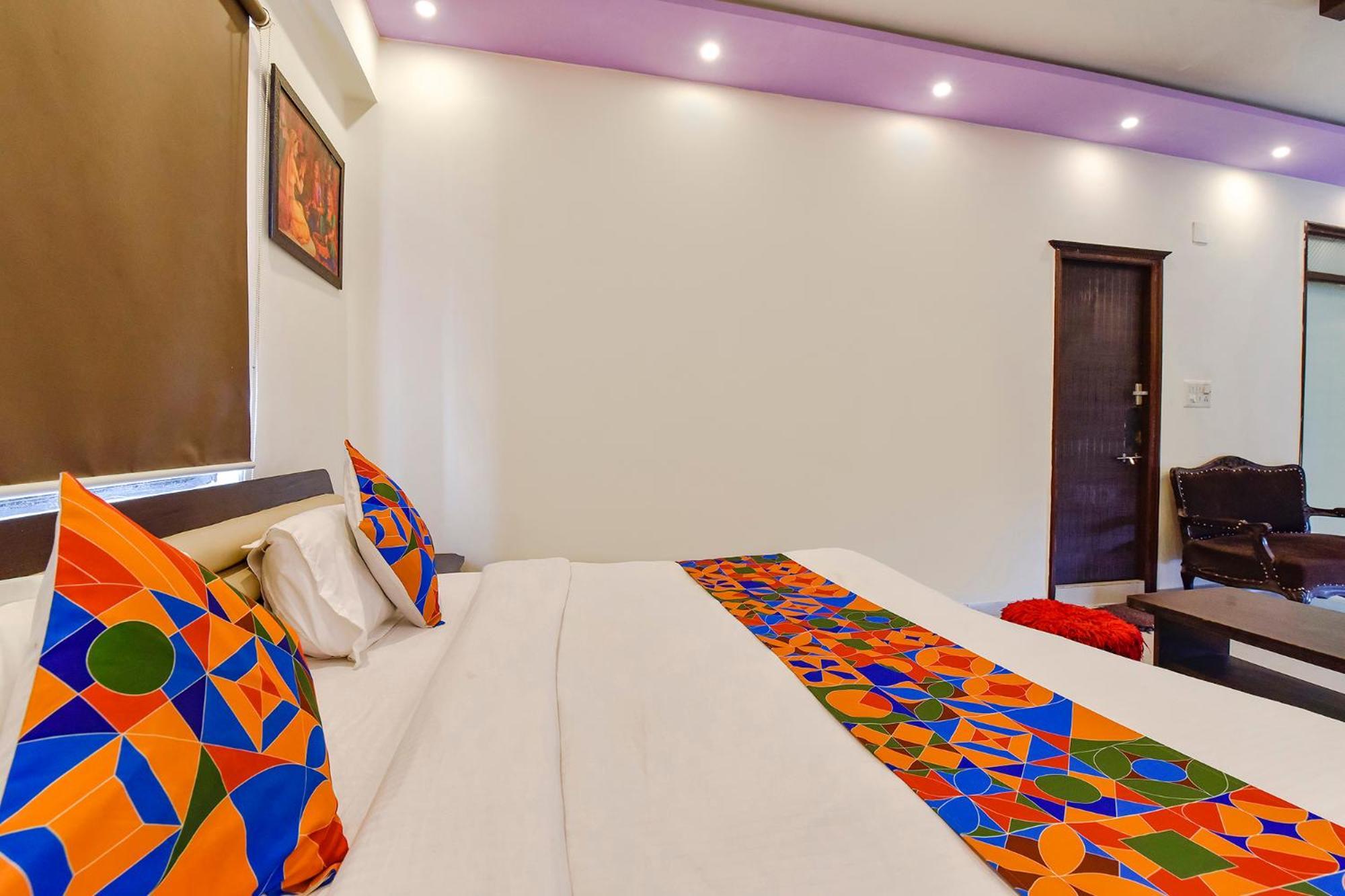 Fabhotel Crystal Inn II - Paldi Char Rasta Ahmedabad Eksteriør bilde